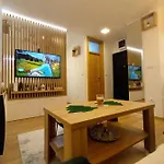 Acero Apartment *